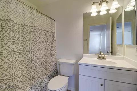 Bath - 218 E Milada Dr, Phoenix, AZ 85042 photo 4 of 4
