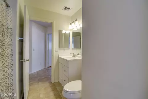 Bath - 218 E Milada Dr, Phoenix, AZ 85042 photo 2 of 4