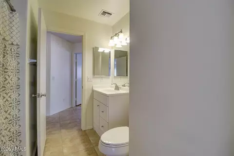 Bath - 218 E Milada Dr, Phoenix, AZ 85042 photo 1 of 4