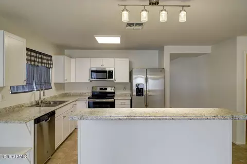 Kitchen - 218 E Milada Dr, Phoenix, AZ 85042 photo 2 of 6