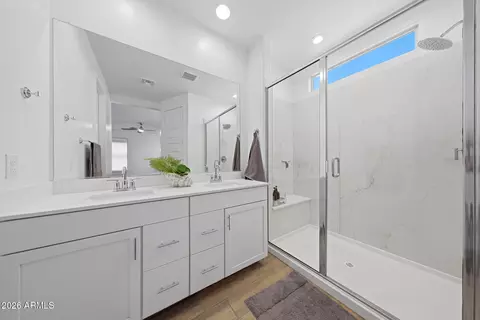 Bath - 4064 E Catclaw St, Gilbert, AZ 85296 photo 4 of 4