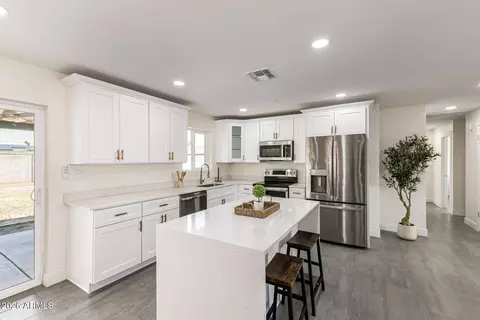 2122 W Dahlia Dr, Phoenix, AZ 85029