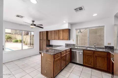 2010 E Sheena Dr, Phoenix, AZ 85022 photo 14