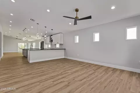 Living - 1645 S 29th Ave, Phoenix, AZ 85009 photo 1 of 8