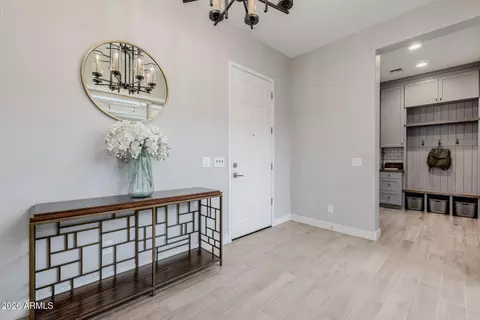 Entry Way - 1087 E Knightsbridge Way, Gilbert, AZ 85297 photo 3 of 6