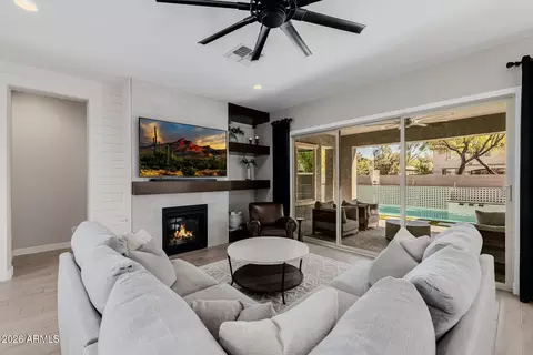 Living - 1087 E Knightsbridge Way, Gilbert, AZ 85297 photo 1 of 1
