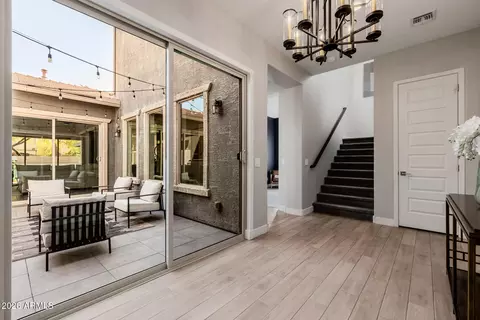 Entry Way - 1087 E Knightsbridge Way, Gilbert, AZ 85297 photo 2 of 6