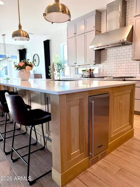 Kitchen - 1087 E Knightsbridge Way, Gilbert, AZ 85297 photo 5 of 10