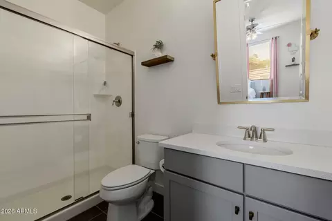 Bath - 1087 E Knightsbridge Way, Gilbert, AZ 85297 photo 8 of 9