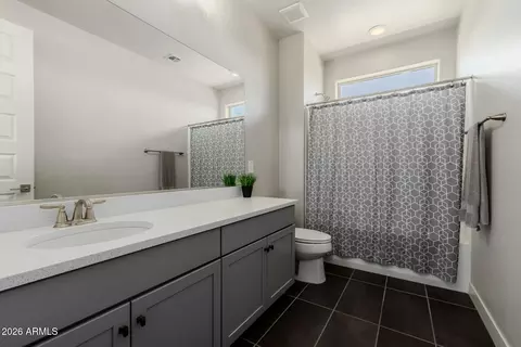 Bath - 1087 E Knightsbridge Way, Gilbert, AZ 85297 photo 9 of 9