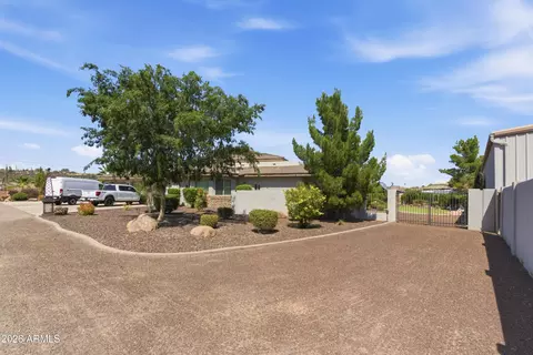 Exterior - 3655 W Dynamite Blvd, Phoenix, AZ 85083 photo 3 of 11