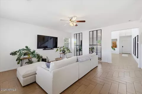 4304 S 70th Ln, Phoenix, AZ 85043 photo 8