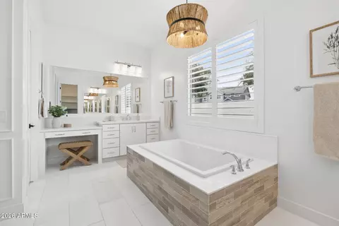 Bath - 2633 E Geronimo St, Gilbert, AZ 85295 photo 4 of 7