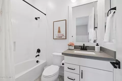 Bath - 2633 E Geronimo St, Gilbert, AZ 85295 photo 2 of 7