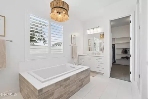 Bath - 2633 E Geronimo St, Gilbert, AZ 85295 photo 5 of 7