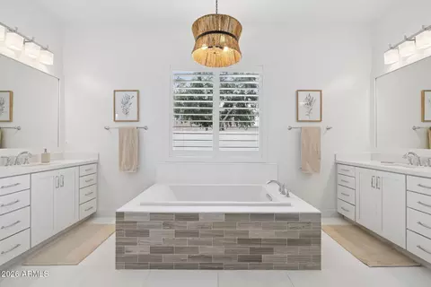 Bath - 2633 E Geronimo St, Gilbert, AZ 85295 photo 3 of 7