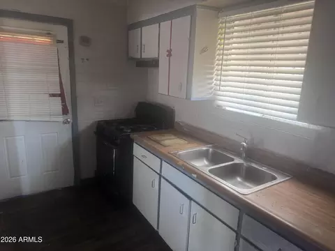 4610 S 8th Pl, Phoenix, AZ 85040 photo 3