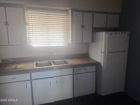 4610 S 8th Pl, Phoenix, AZ 85040 photo 2