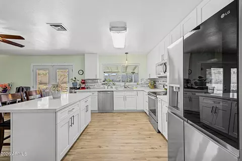 4723 E Carter Dr, Phoenix, AZ 85042 photo 9
