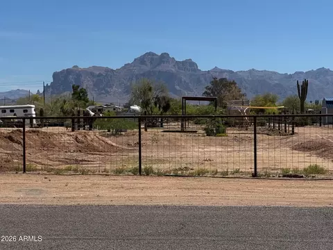 1922 N Desert View Dr, Apache Junction, AZ 85120 photo 4