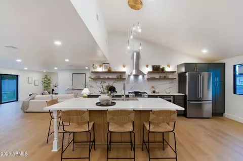 Kitchen - 325 W Loma Ln, Phoenix, AZ 85021 photo 4 of 4