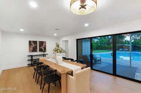 Dining - 325 W Loma Ln, Phoenix, AZ 85021 photo 2 of 2