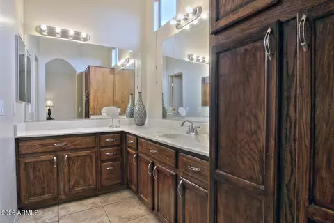 Bath - 2150 E Bell Rd #1069, Phoenix, AZ 85022 photo 2 of 5