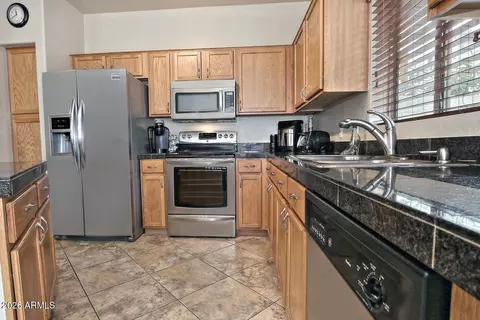 Kitchen - 2150 E Bell Rd #1069, Phoenix, AZ 85022 photo 3 of 4