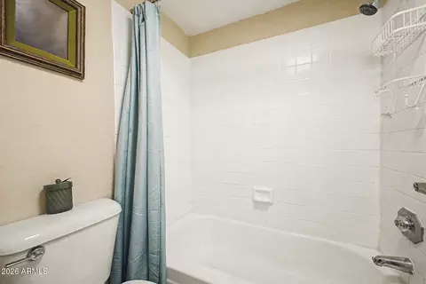 Bath - 2625 E Indian School Rd #222, Phoenix, AZ 85016 photo 3 of 4