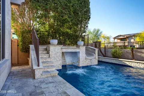Exterior - 862 E Hampton Ln, Gilbert, AZ 85295 photo 5 of 7