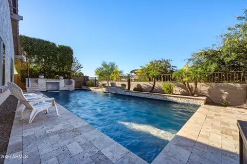 Exterior - 862 E Hampton Ln, Gilbert, AZ 85295 photo 6 of 7