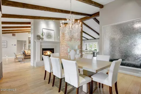 Dining - 150 E Wagon Wheel Dr, Phoenix, AZ 85020 photo 4 of 4