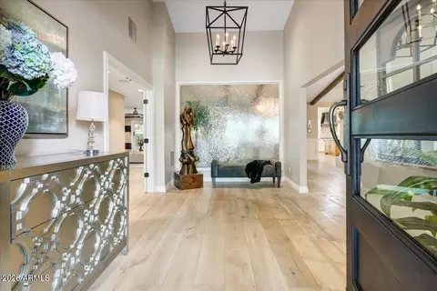 Entry Way - 150 E Wagon Wheel Dr, Phoenix, AZ 85020 photo 1 of 2