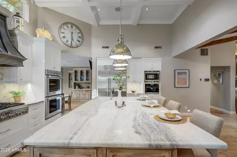 Kitchen - 150 E Wagon Wheel Dr, Phoenix, AZ 85020 photo 5 of 12