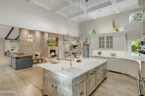 Kitchen - 150 E Wagon Wheel Dr, Phoenix, AZ 85020 photo 11 of 12
