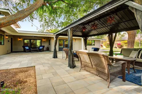 Exterior - 150 E Wagon Wheel Dr, Phoenix, AZ 85020 photo 8 of 10