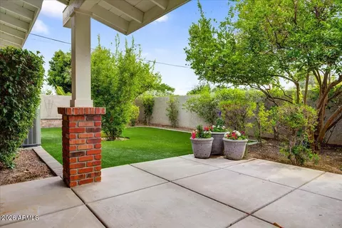 Exterior - 150 E Wagon Wheel Dr, Phoenix, AZ 85020 photo 4 of 10