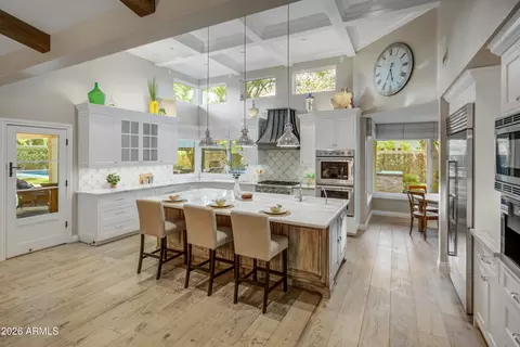 Kitchen - 150 E Wagon Wheel Dr, Phoenix, AZ 85020 photo 7 of 12