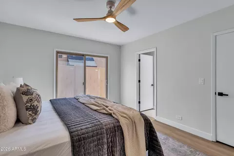 Bedroom - 1010 E Lois Ln, Phoenix, AZ 85020 photo 2 of 4