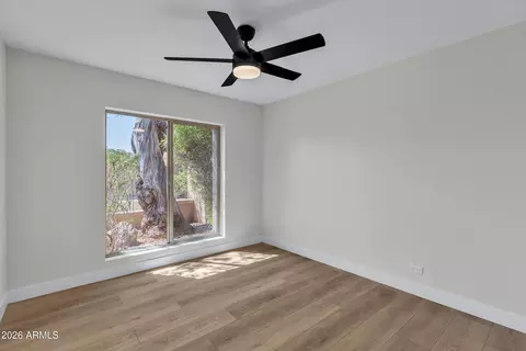 Bedroom - 1010 E Lois Ln, Phoenix, AZ 85020 photo 1 of 4