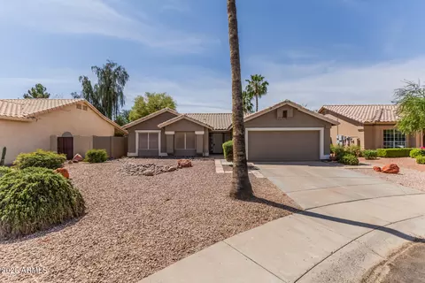 6425 W Irma Ln, Glendale, AZ 85308