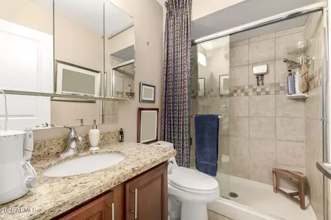 Bath - 1241 E Medlock Dr #213, Phoenix, AZ 85014 photo 1 of 2