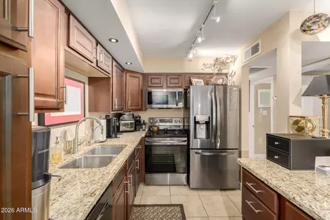 Kitchen - 1241 E Medlock Dr #213, Phoenix, AZ 85014 photo 2 of 2