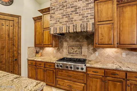 Kitchen - 3937 E Menlo Cir, Mesa, AZ 85215 photo 4 of 8