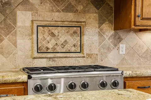 Kitchen - 3937 E Menlo Cir, Mesa, AZ 85215 photo 5 of 8