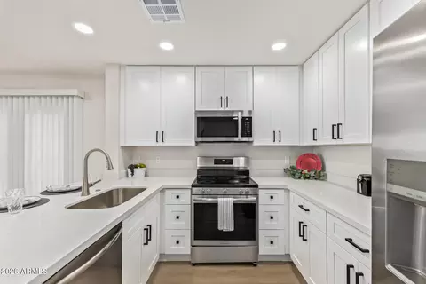 Kitchen - 5808 E Brown Rd #90, Mesa, AZ 85205 photo 3 of 5