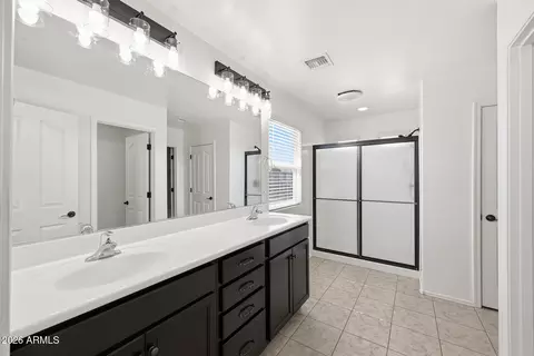 Bath - 2623 E Hickory St, Gilbert, AZ 85298 photo 1 of 1
