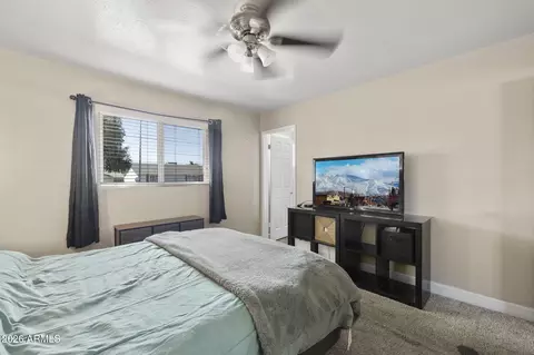Bedroom - 418 E Orchid Ln, Phoenix, AZ 85020 photo 4 of 7