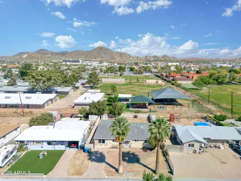 View/Area - 418 E Orchid Ln, Phoenix, AZ 85020 photo 2 of 7