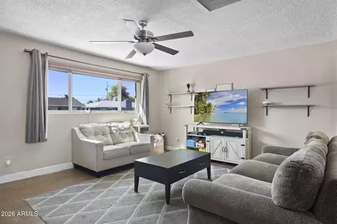 Living - 418 E Orchid Ln, Phoenix, AZ 85020 photo 1 of 1